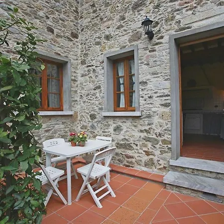 Sleeps 5 Wifi Villa *