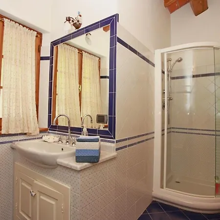 Sleeps 5 Wifi * Stazzema