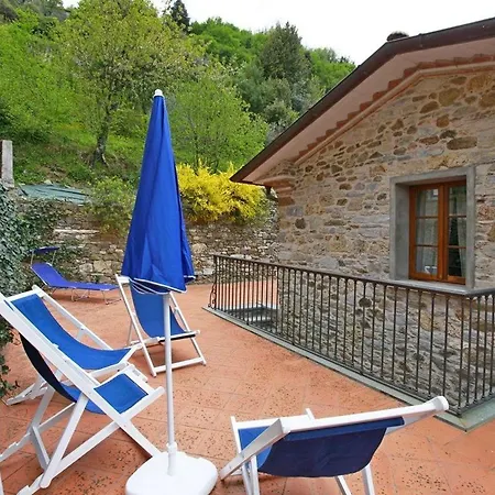 Sleeps 5 Wifi Villa *